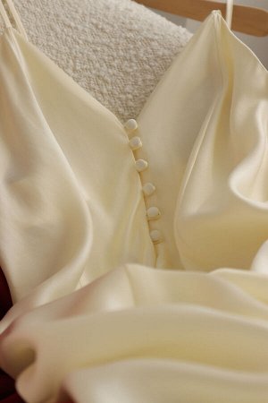 Женская ночная сорочка, V-образный вырез, с пуговицами, цвет молочный