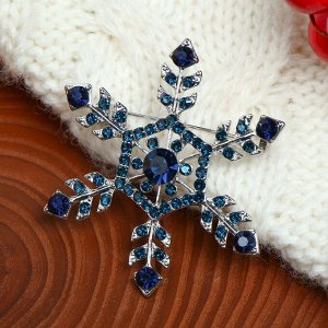 Брошь новогодняя "Снежинка" самая красивая, цвет голубой в серебре
