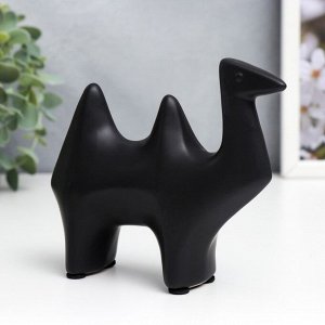 Сувенир керамика "Чёрный верблюд" матовый 11,2х4х13,7 см