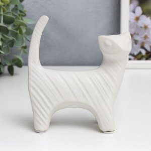Сувенир керамика "Белая кошка" матовый 11,7х4,5х11 см