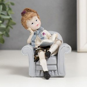 Сувенир полистоун &quot;Малышка в кресле с книгой/мишкой&quot; МИКС 10х7х7 см