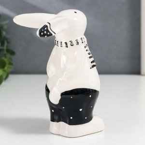 Сувенир керамика "Зайчишка в шарфике" 5х9х12 см
