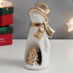 Сувенир керамика "Снеговик в шляпе и шарфе с ёлкой" розовое золото 15,7х6,8х8,3 см