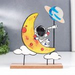 Сувенир дерево &quot;Космонавт на месяце&quot; 19х4х15,5 см