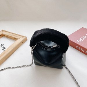 Мини-сумка с плюшевой ручкой, цвет черный