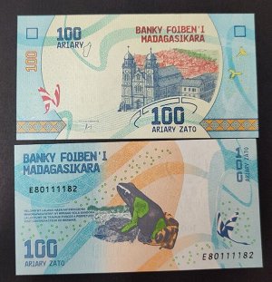 Мадагаскар 100 арирари 2017 UNC