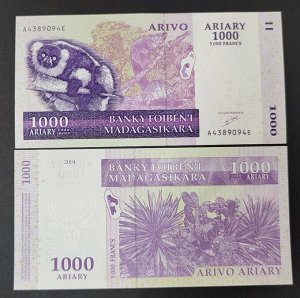 Мадагаскар 1000 арирари 2004 UNC