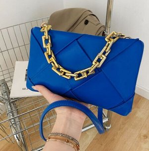 Миниатюрная плетеная сумка на плечо с декоративной цепочкой, цвет синий