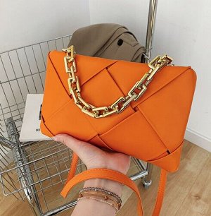Миниатюрная плетеная сумка на плечо с декоративной цепочкой, цвет оранжевый