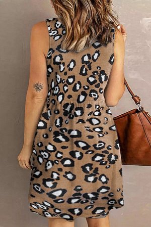 Бежево платье с V-образным вырезом на пуговицах и леопардовым принтом