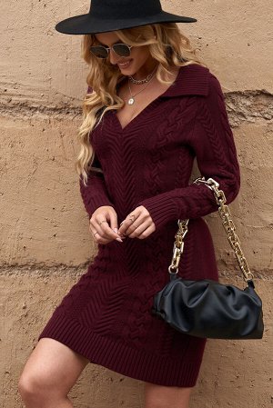 Бордовое обтягивающее платье-свитер крупной вязки с V-образным вырезом с отложным воротником
