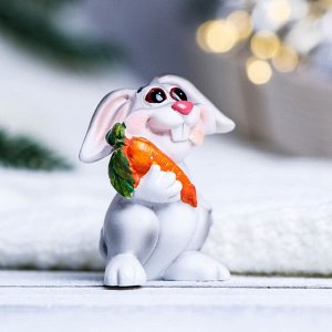 Фигура "Заяц с морковкой" МИКС, 5х4х5см