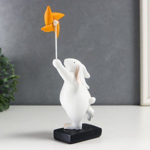 Сувенир полистоун "Белый кроль с жёлтым ветерком" 21,5х5,5х12 см