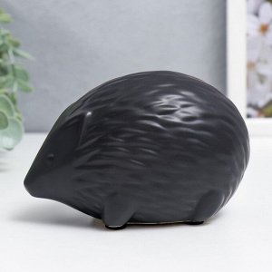 Сувенир керамика "Чёрный ёжик" матовый 7,2х7х11,2 см