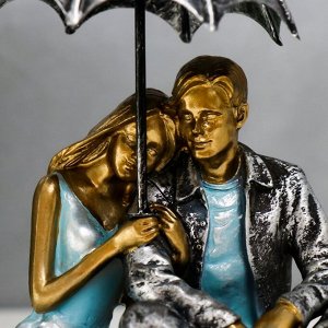 Фигурка полистоун «Влюблённые под зонтом», 17.5x14.5x10.5 см