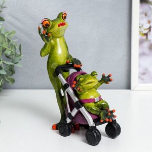 Фигурка полистоун лак «Лягуха: Мамочка с малышом в коляске», 16.7x6.3x15.5 см, МИКС
