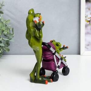 Фигурка полистоун лак «Лягуха: Мамочка с малышом в коляске», 16.7x6.3x15.5 см, МИКС