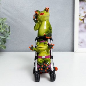 Фигурка полистоун лак «Лягуха: Мамочка с малышом в коляске», 16.7x6.3x15.5 см, МИКС