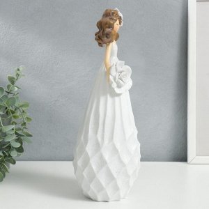 Сувенир полистоун "Малышка с цветком в волосах, в белом сарафане, с цветком" 30х11,5х11 см