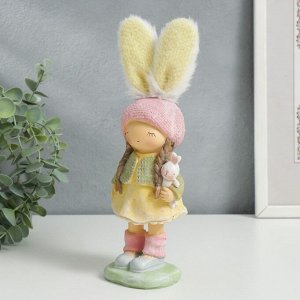 Сувенир полистоун "Малышка-зайка с игрушкой заяц" розово-жёлтый 23х7,5х8,5 см