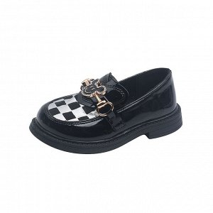 Туфли детские с узором "Клеточка" и металлическим декором, цвет черный