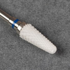 Фреза керамическая для маникюра «Конус скруглённый», средняя нарезка, 6 ? 14 мм, в пластиковом футляре, цвет белый