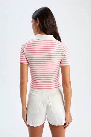 Облегающая укороченная футболка с короткими рукавами и воротником поло в полоску