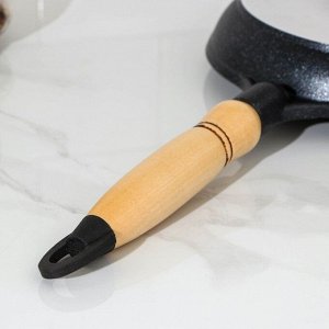 Сковорода, d=18 см, деревянная ручка, антипригарное покрытие, цвет тёмный мрамор