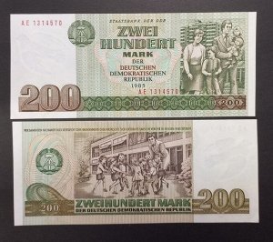ГДР 200 марок 1985 UNC