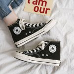 Высокие мужские кеды на шнуровке, белая подошва, сбоку нашивка звезда, цвет черный/белый