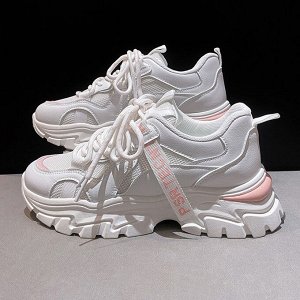 Женские кроссовки на шнуровке, белая подошва, декор ремешок, вставки из сетки, цвет белый/розовый