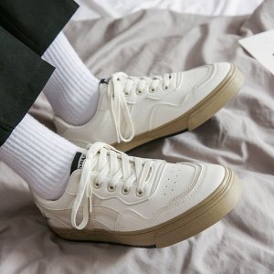 Мужские кроссовки на шнуровке, коричневая подошва, сзади надпись, цвет белый