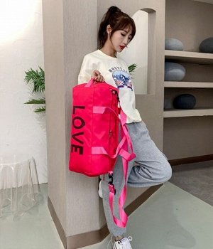 Спортивная сумка, надпись "LOVE", цвет малиновый