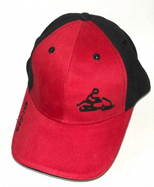 Бейсболка Красная бейсболка с черной вышивкой и вставками  №7544