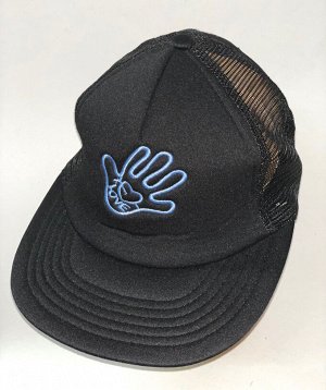 Бейсболка Черная кепка снепбек с сеткой и голубой вышивкой  №8135
