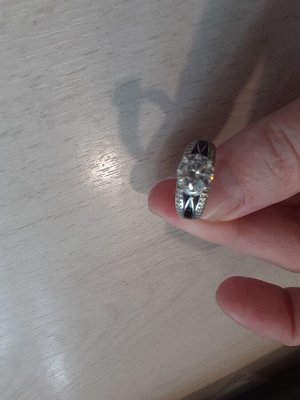 Кольцо из серебра с эмалью и фианитами Soкolov