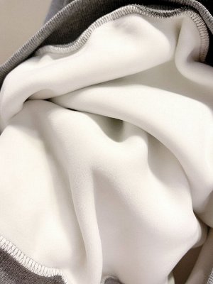 Свитшот женский свободного кроя утепленный с вышивкой "Силуэт мишки", цвет белый