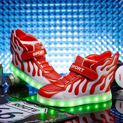 Классная одежда и обувь для больших деток — Кроссовки с LED-подсветкой
