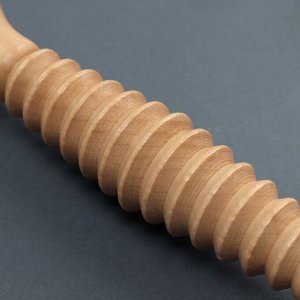 Массажёр «Скалка», универсальный, d 4 ? 22 см, с резьбой, деревянный