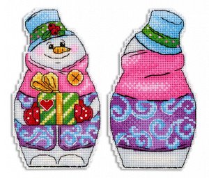 Набор для вышивания крестиком на пластиковой канве Р-844 «Снеговик с подарками» от торговой марки «Жар-Птица».