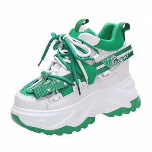 Женские кроссовки с декором из лент и значков, цвет белый с зеленым
