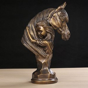Статуэтка под бронзу "Девушка обнимает лошадь", цвет бронзовый