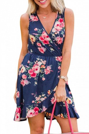 Синее мини-платье с запахом и розовым цветочным принтом