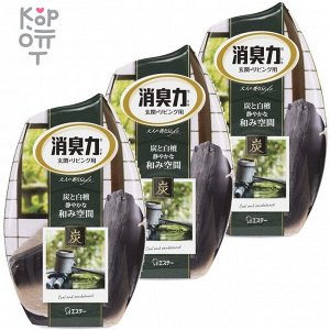 ST Shoushuuriki Жидкий дезодорант – ароматизатор для комнат c ароматом древесного угля и сандалового дерева 400мл.
