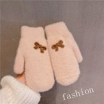 Женские зимние варежки
