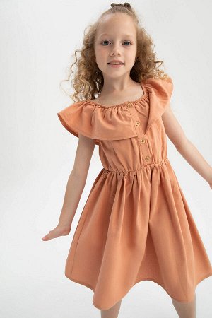 Платье Материал  Размеры модели: рост: 1,24 Надет размер: 6/7 лет Материал : Хлопок  100%