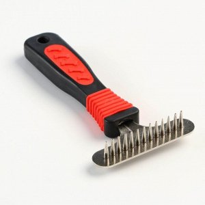 Расчёска-грабли с конусообразными зубьями, нескользящая ручка, чёрно-красная, 8 х 15,5 см