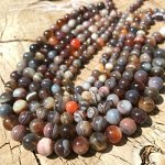 Натуральные камни: бусины из агата, яшмы, нефрит и др