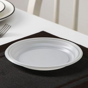 Набор одноразовой посуды на 6 персон «Летний №1», тарелки плоские, стаканчики 200 мл, вилки, бумажные салфетки, цвет белый