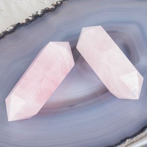 Кристалл двухконечный из Розового кварца
